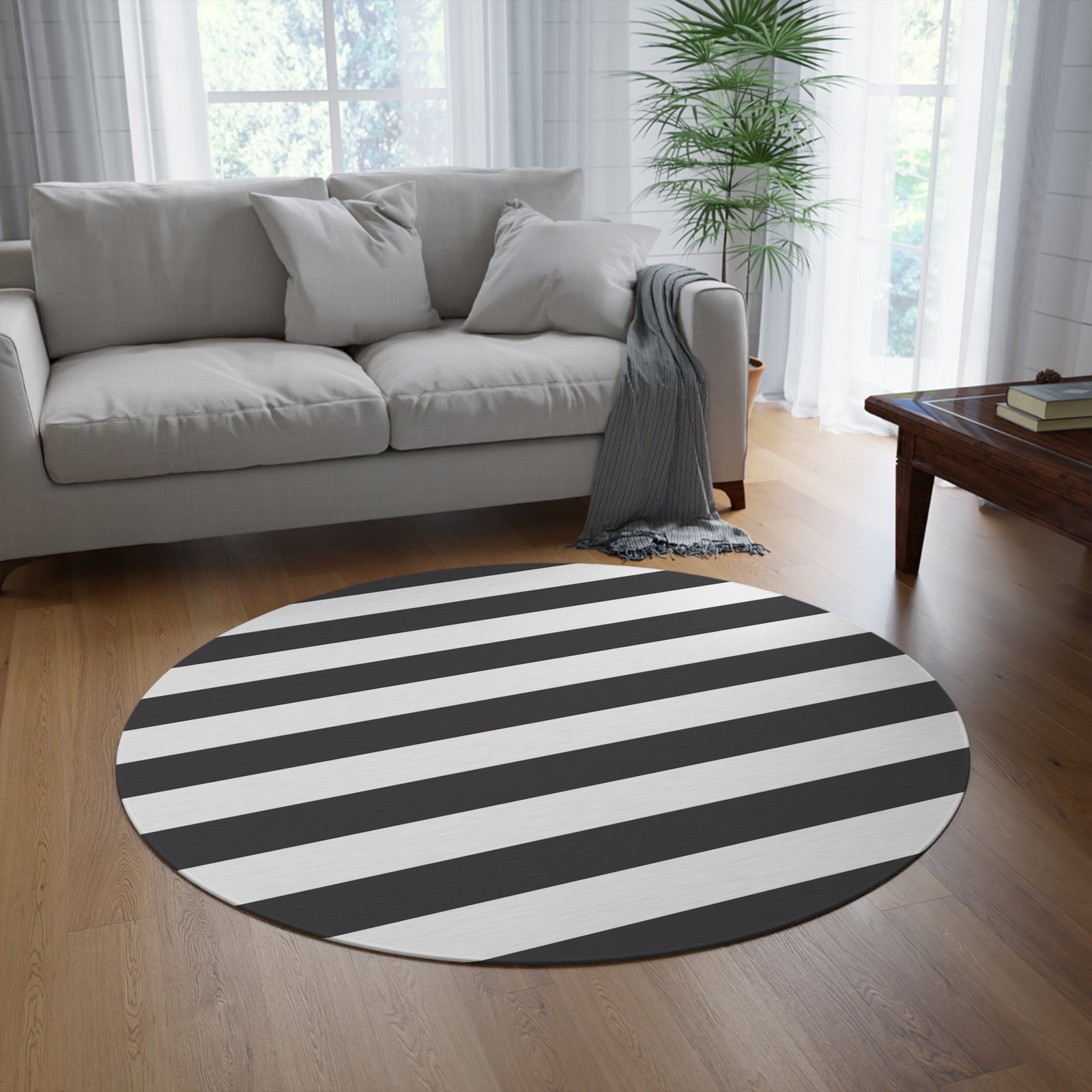 Round Rug - Image 4