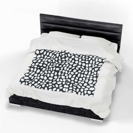 Cozy Velveteen Blanket, Black and White Print Blanket, Plush Throw for Home Decor, Warm Gift for Holidays, Snug Blanket for All Seasons