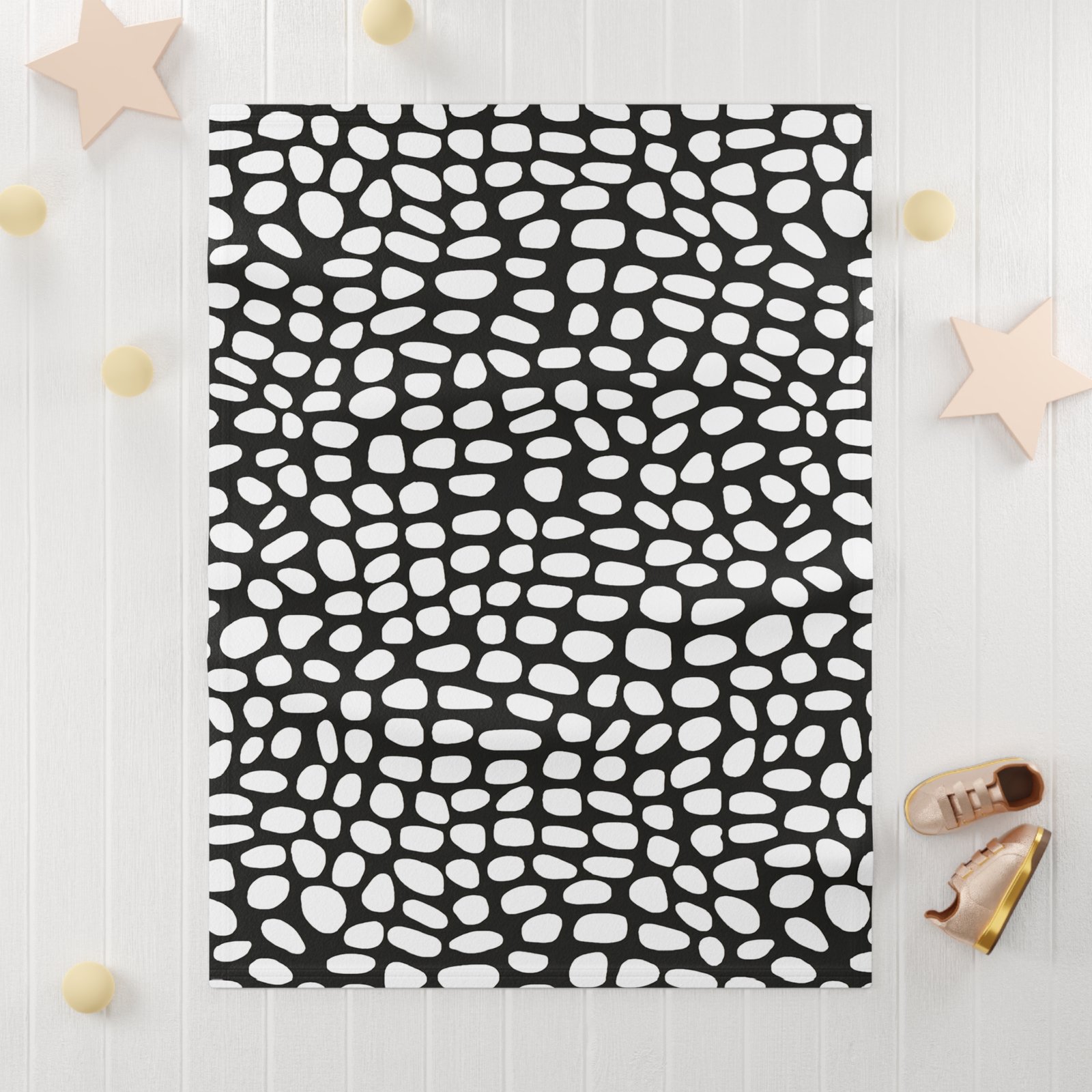 Cozy Modern Fleece Baby Blanket - Soft, Stylish Nursery Decor, Great Gift for Baby Shower, Newborn, or Toddler - Image 2