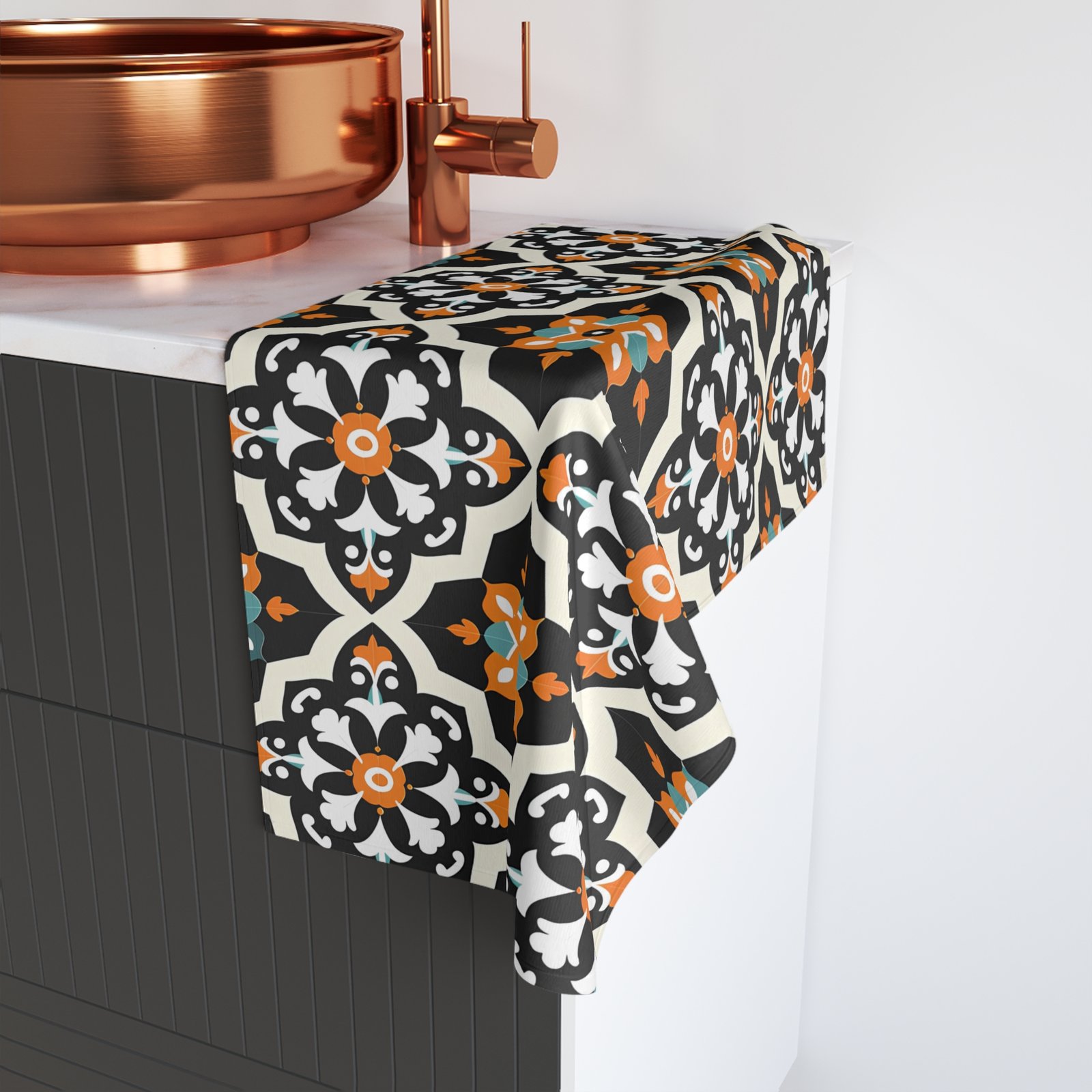 Bohemian Chic Hand Towel - Vibrant Floral Pattern for Home Decor